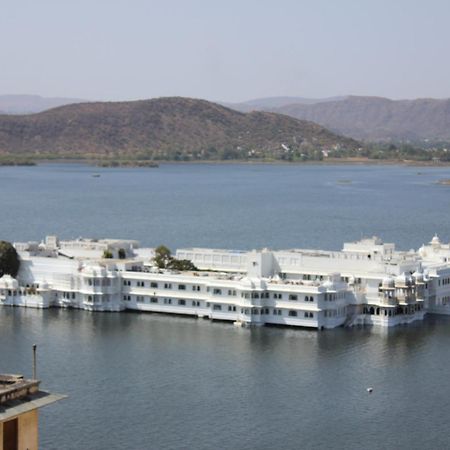 Raj Niwas Hotel Udaipur Exterior photo