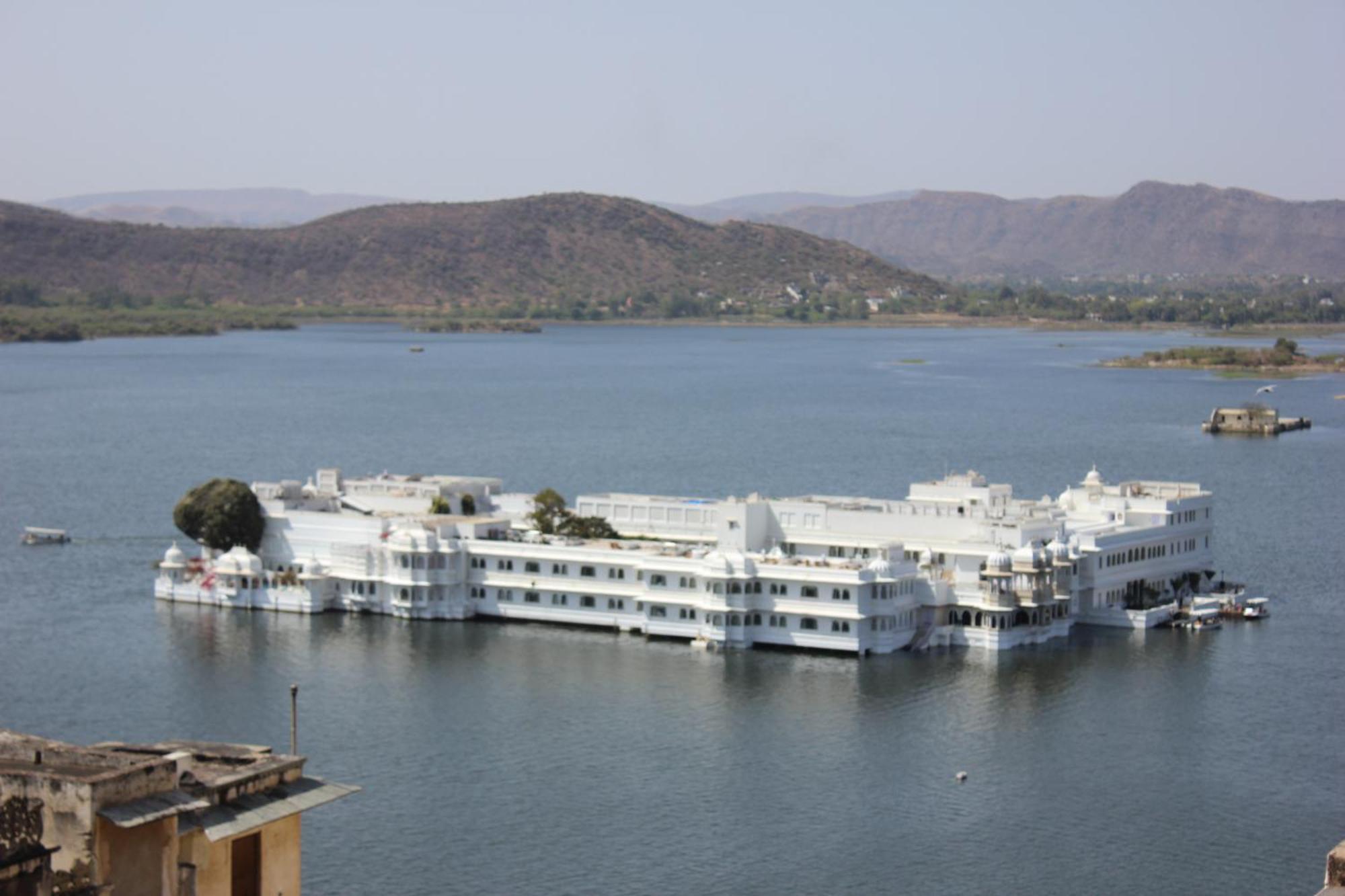 Raj Niwas Hotel Udaipur Exterior photo