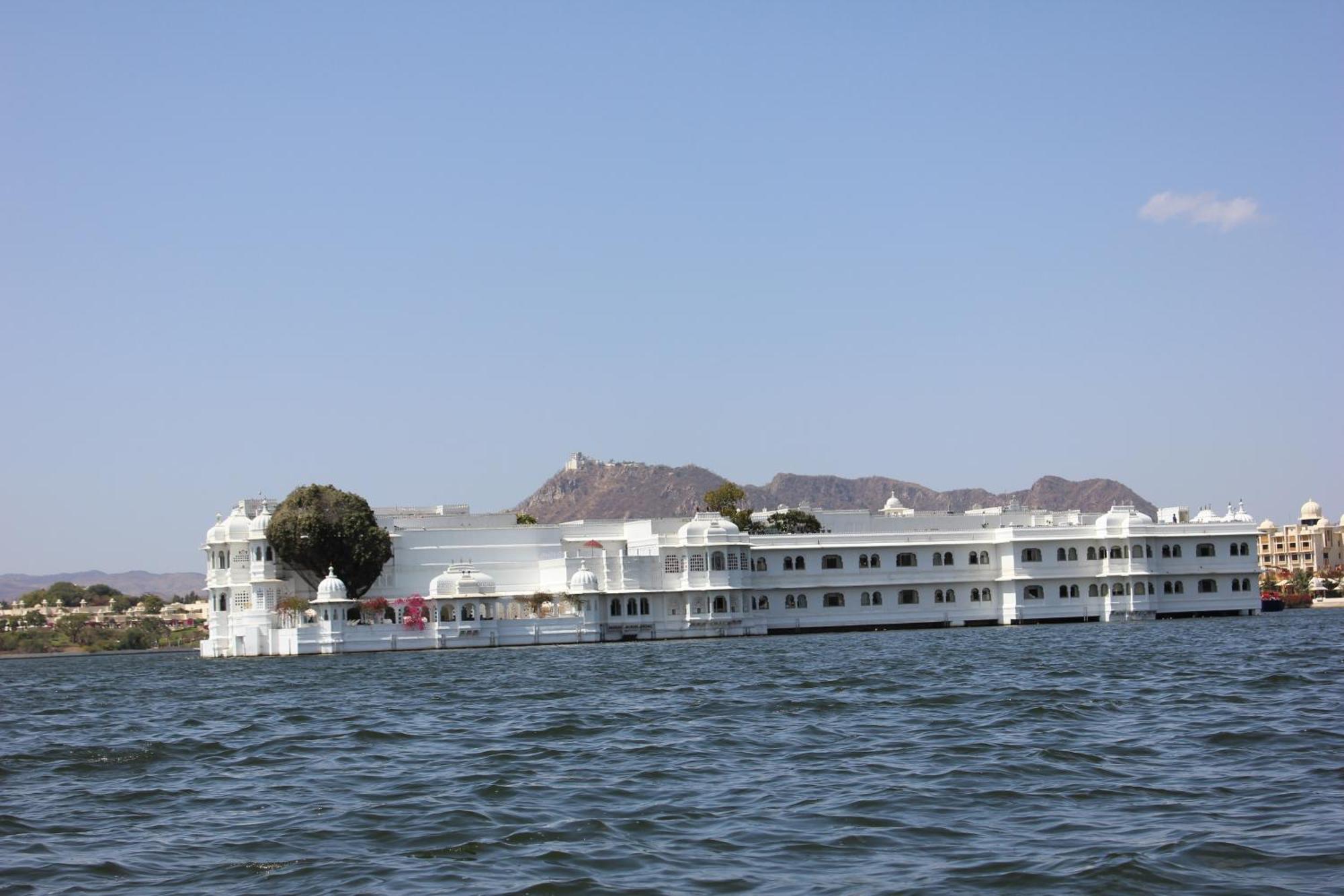 Raj Niwas Hotel Udaipur Exterior photo