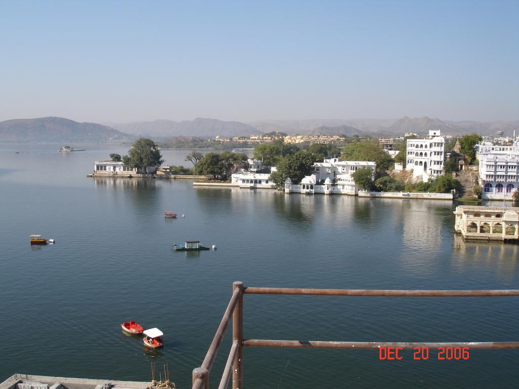 Raj Niwas Hotel Udaipur Exterior photo