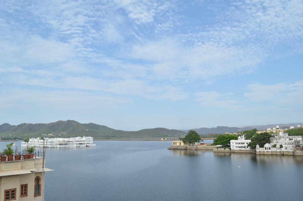 Raj Niwas Hotel Udaipur Exterior photo