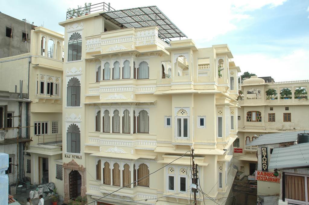 Raj Niwas Hotel Udaipur Exterior photo